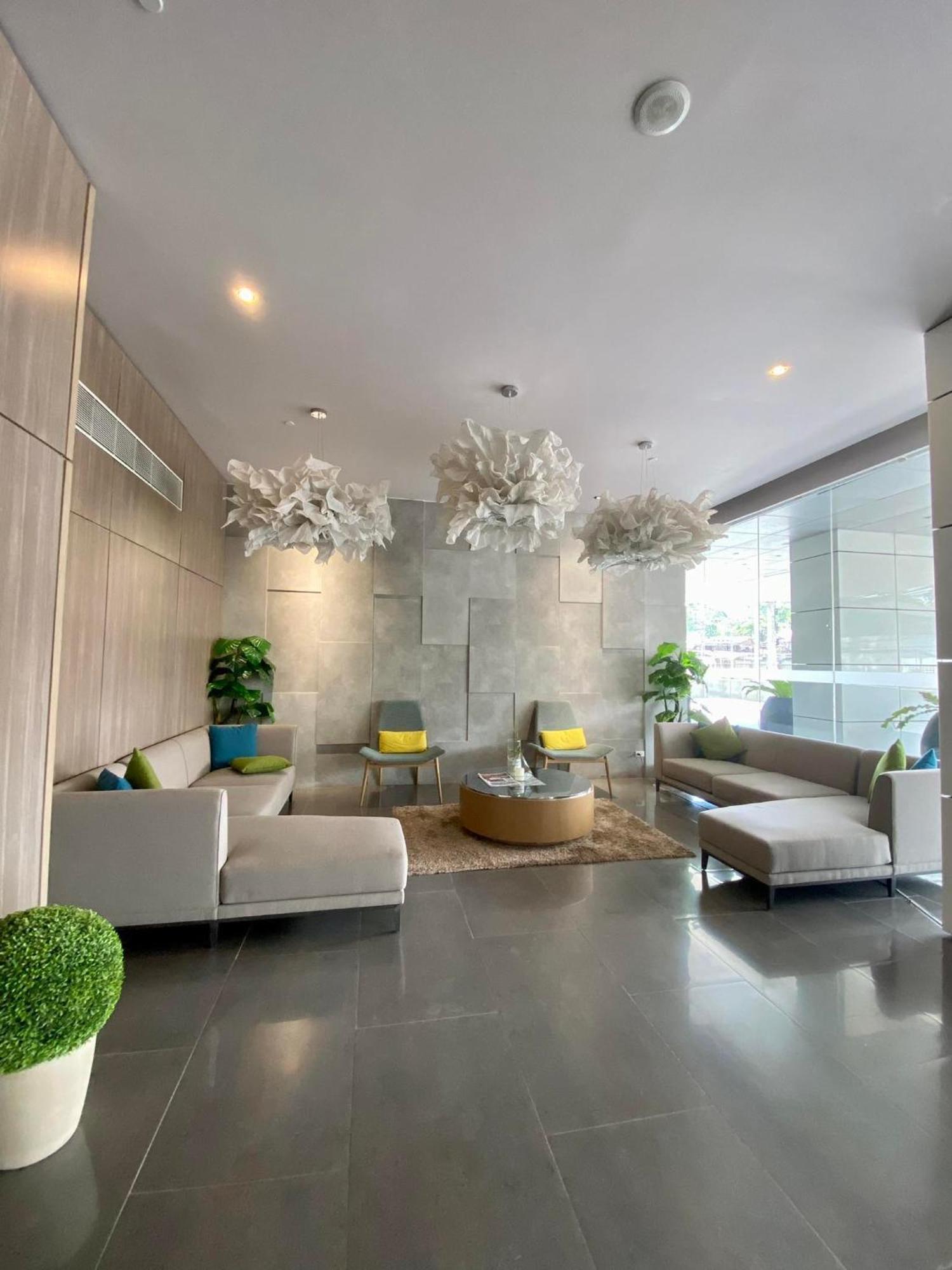 Aeon Towers Executive Suite 2Br 18Th Floor Davao City Eksteriør billede
